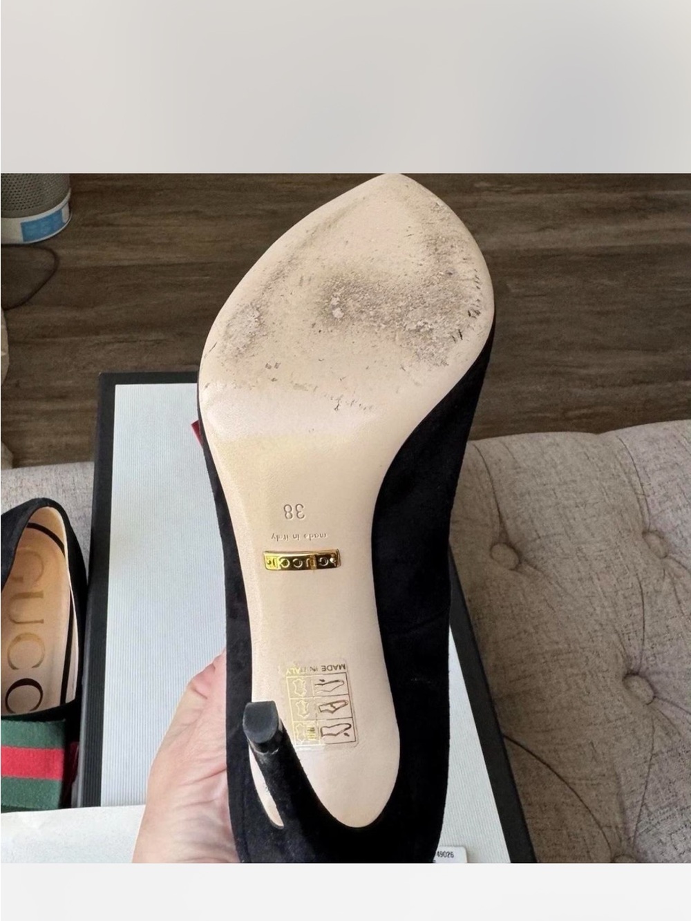 Gucci Sylvia Black Suede Pumps with Removable Bow - Picture 6 of 8